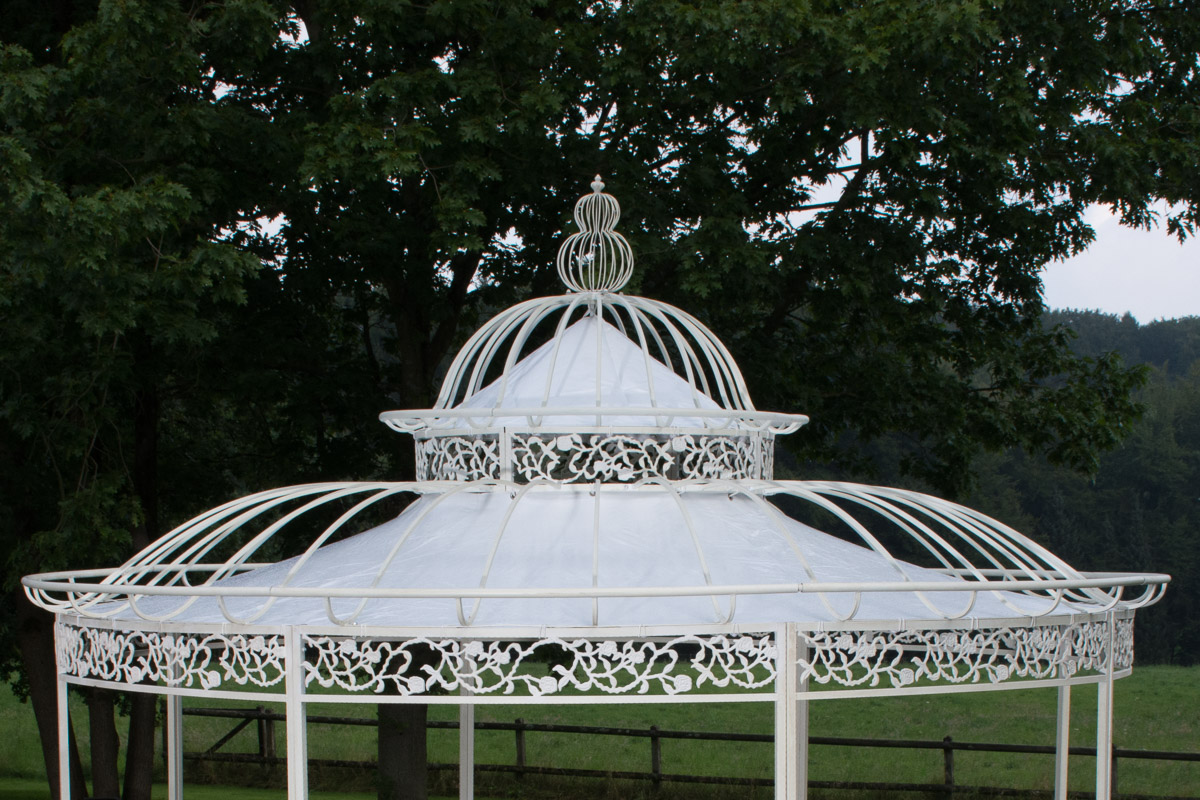 Dak voor luxepaviljoen Romantik